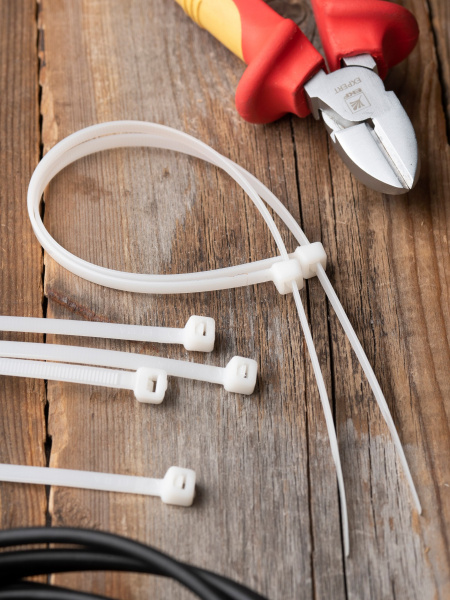 EKF Basic Хомут нейлоновый (4,8х450) (100шт.)