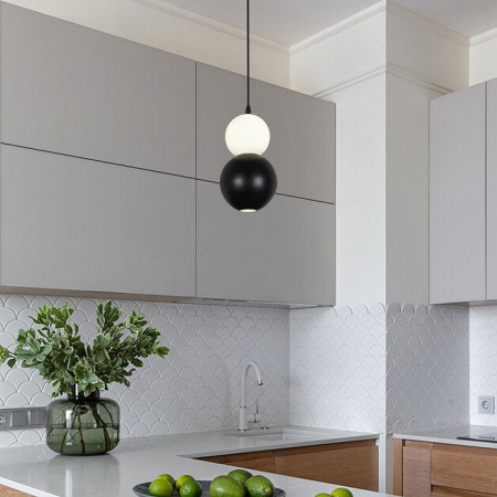 Подвесная люстра Polar 50250/1 LED черный Eurosvet Polar