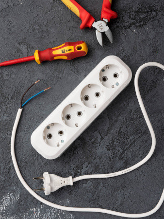 EKF PROxima Колодка 4 гн. 16А 3,5кВт с/з Эксперт