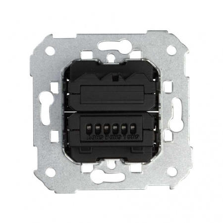 Simon 82 Detail Коннектор VGA HD15, мама + 3RCA