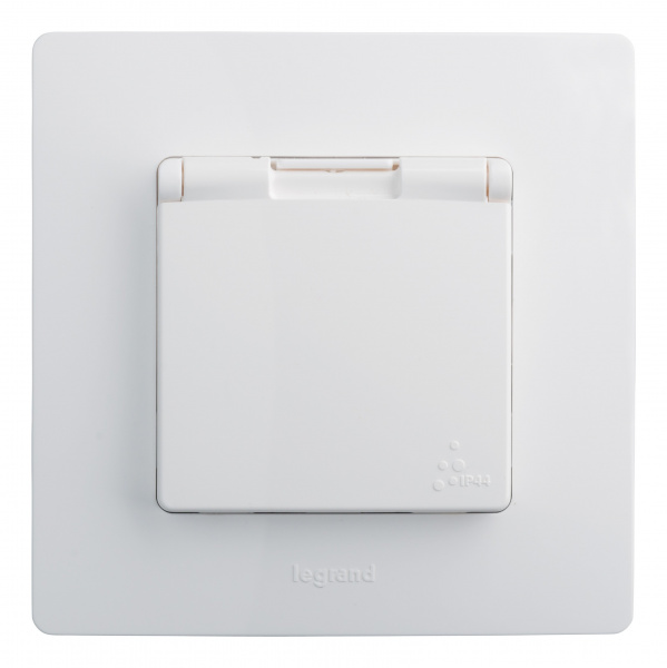 Legrand Etika Белый Розетка с/з, автоматические клеммы, IP44