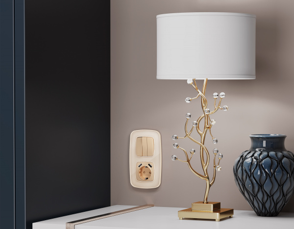 Лицевая панель OMEGA (Шампань) для 3-клавишных выключателей QUANT OP6050