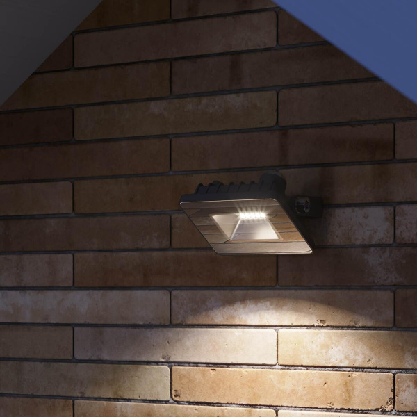 Прожектор светодиодный Gauss Qplus 30W 6500К 690511330 Прожектор светодиодный Gauss Qplus 30W 6500К 690511330