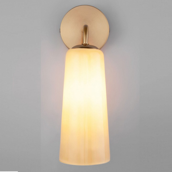 Бра со стеклянным плафоном 70137/1 латунь Eurosvet Omber