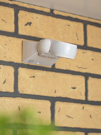 EKF PROxima Микроволновый датчик движения бел. 1200Вт 180гр. до 15м IP65 MW-704