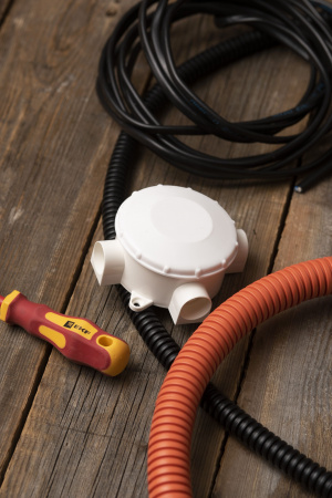 EKF PROxima Коробка распаячная КМР-040-040 трехрожковая белая (70х35)