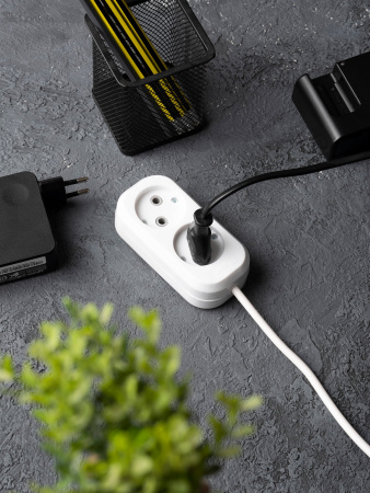 EKF PROxima Удлинитель "Эксперт" 2 гнезда 5 метров 10А/2,2кВт без заземления ПВС 2х0,75