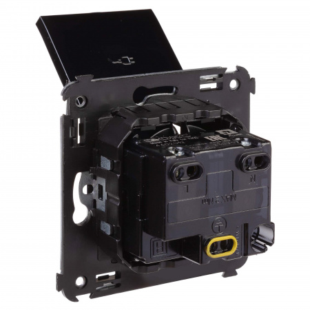 DKC Avanti Черный квадрат Розетка с крышкой 2P+E