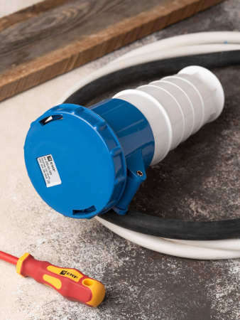 EKF PROxima Розетка переносная 233 2Р+РЕ 63А 220В IP67