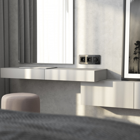 Рамка из стекла на 3 поста Elite черный W0032448