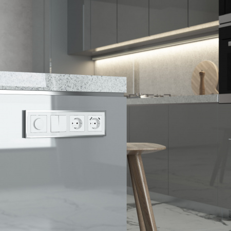 Рамка из металла на 4 поста Baguette белый/серебро W0042850