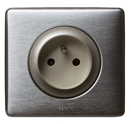 Legrand Celiane Мех Розетка с/з с защитными шторками, безвинт зажим 2 мод (франц. стандарт)