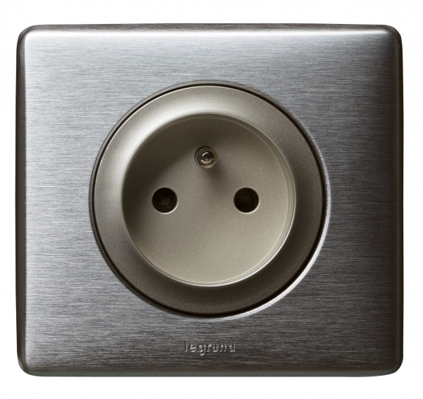 Legrand Celiane Мех Розетка с/з с защитными шторками, безвинт зажим 2 мод (франц. стандарт)