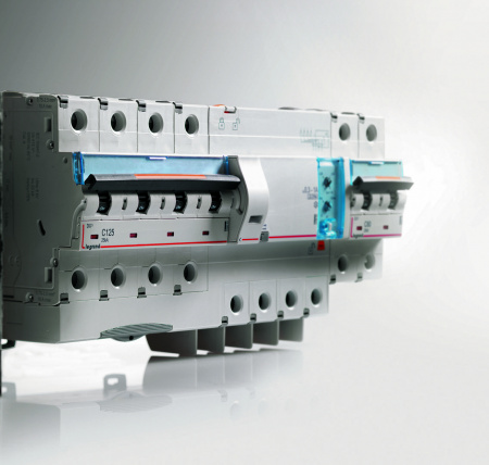 Legrand DX3 Автоматический выключатель 4P C125 25кА