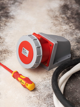 EKF PROxima Розетка стационарная наружная 1252 3Р+РЕ+N 32А 380В IP67