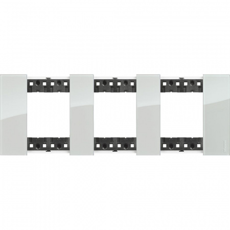 BT Living now Небо Рамка немецкий стандарт 3 поста (2+2+2 мод)