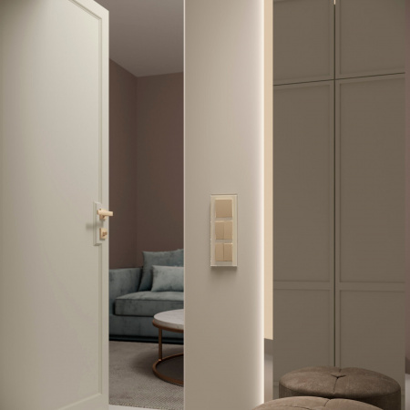 Рамка из стекла на 3 поста Favorit молочный W0031141