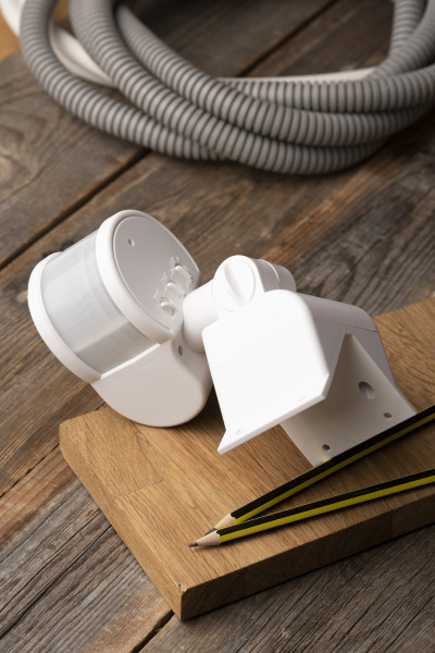 EKF PROxima ИК датчик движения угловой 1200Вт 270гр. до 12м IP44 MS-48B