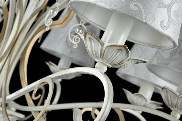 Люстра ARM004-08-W Maytoni Monile