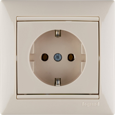 Legrand Valena Крем Розетка 1-ая с/з