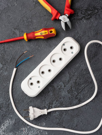 EKF PROxima Колодка 4 гн. 10А 2,2кВт б/з Эксперт