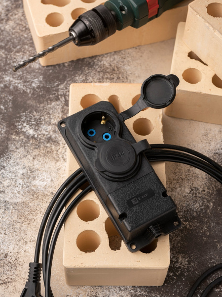 EKF PROxima Роз. (колодка) двухмест. с защит. крышками каучуковая 230В 2P+PE 16A IP44 PRO