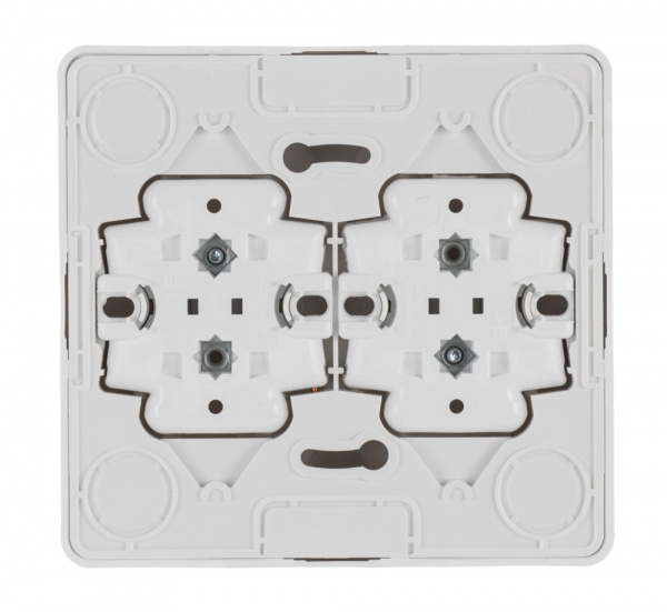 SE Этюд наруж Бел Розетка 4-ая с/з со шторками