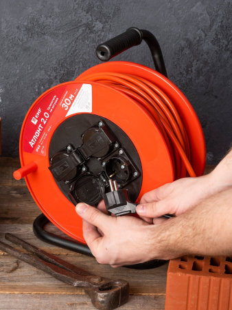 EKF PROxima Удлинитель на катушке "Атлант 2.0" 4 гнезда 30м с заземлением КГ 3*1,5 16А/3,5кВт IP44