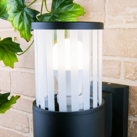 Уличный настенный светильник 1410 TECHNO чёрный Elektrostandard Strip a048141