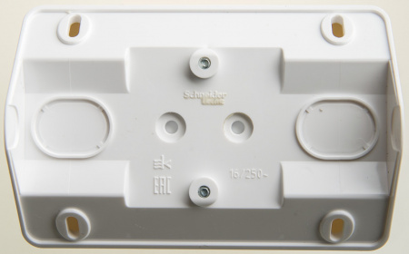 SE Этюд наруж Бел Розетка 2-ая угловая с/з со шторками 16А 250B