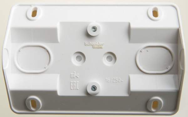 SE Этюд наруж Бел Розетка 2-ая угловая с/з со шторками 16А 250B