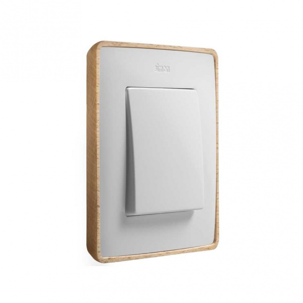 Simon 82 Detail Белый, основание дерево Рамка 1-ая