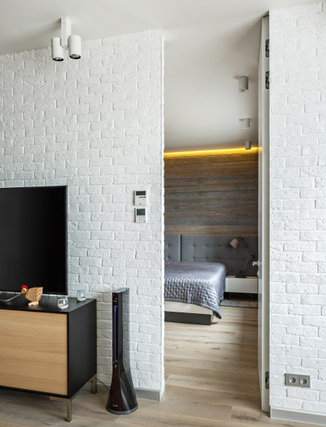 SE Merten SM Алюминий Розетка с/з с защитными шторками безвинт. зажим