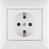 Legrand Valena Бел Розетка 1-ая с/з с защитными шторками