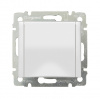 Legrand Valena Бел Розетка 1-ая с/з с крышкой