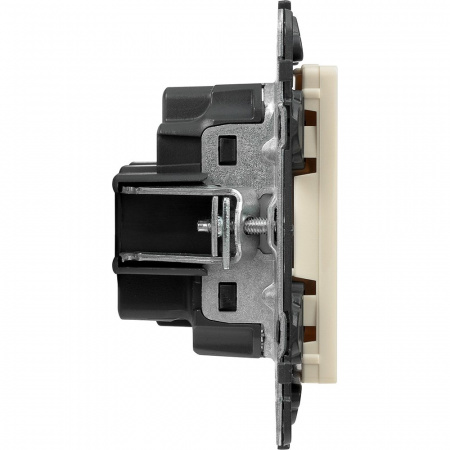 Legrand Valena LIFE DIY Сл.кость Розетка б/з, со шторками, безвинт зажим