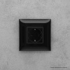 DKC Avanti Черный квадрат Розетка 2P+E со шторками