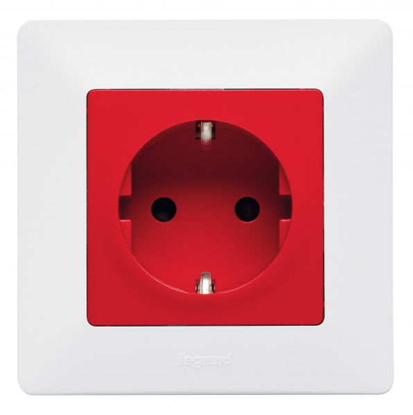 Legrand Valena LIFE DIY Бел Розетка 1-ая с/з с защитными шторками, безвинт.зажим