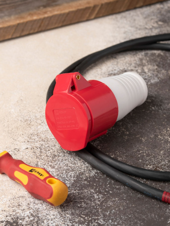 EKF PROxima Розетка переносная 214 3Р+РЕ 16А 380В IP44