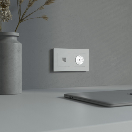 Розетка с подсветкой W (белый матовый) W1171461