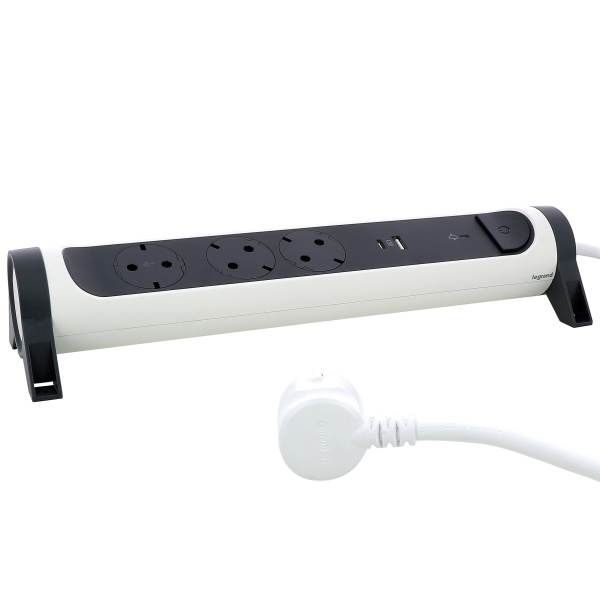 Legrand Revolution Комфорт Бело-черный Удлинитель 3x2К+З с 2xUSB A+C (3А), кабель 1,5м, плоские розетки, УЗИП с индикацией, фиксируемый поворотный бло