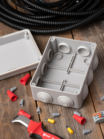 EKF PROxima Коробка распаячная КМР-050-041 пылевлагозащитная, 10 мембранных вводов, уплотнительный шнур (150х110х70)