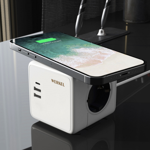 Розеточный блок 3-местный + 3×USB + беспроводная зарядка W6513501 Розеточный блок 3-местный + 3×USB + беспроводная зарядка W6513501