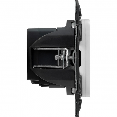 Legrand Valena ALLURE Бел Розетка 2-ая USB 240В/5В 1500мА (с лицевой панелью)