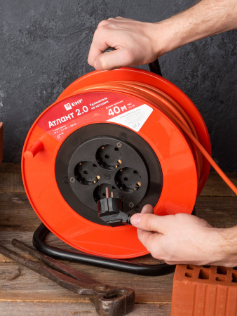 EKF PROxima Удлинитель на катушке "Атлант 2.0" 4 гнезда 40м с заземлением ПВС 3*1,0 10А/2,2кВт