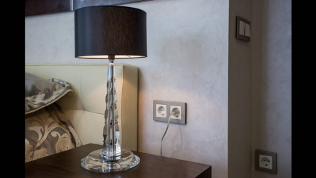 SE Merten SM Беж глянец Розетка с/з с защитными шторками безвинт. зажим