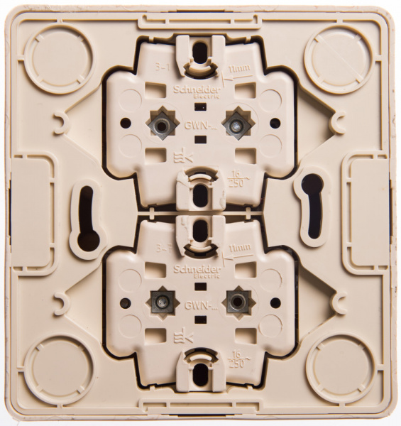SE Этюд наруж Дача Сосна Розетка 4-ая с/з со шторками