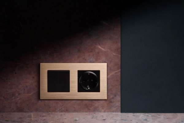 Розетка штепсельная SCHUKO 16A/250 В, черный Kollinger REA-002BK для Aspekt, Eleganz, Reflex