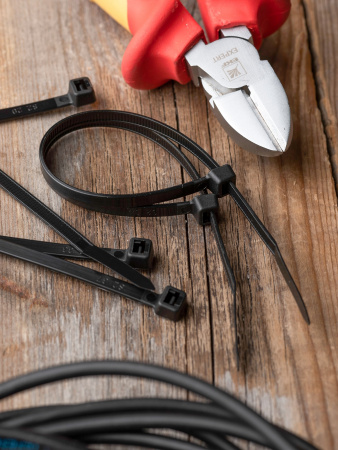 EKF Basic Хомут нейлоновый черный (4,8х250) (100шт.)