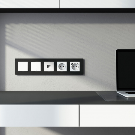 Рамка из поликарбоната на 5 постов Slab черный софт W0052908